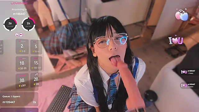 michelle cutee  online show from December 2, 8:37 pm