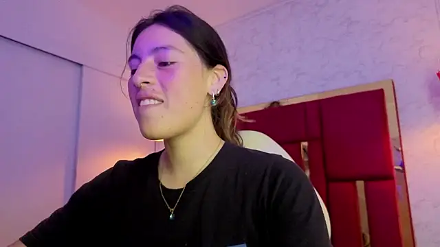 moon winy online show from February 3, 11:48 am