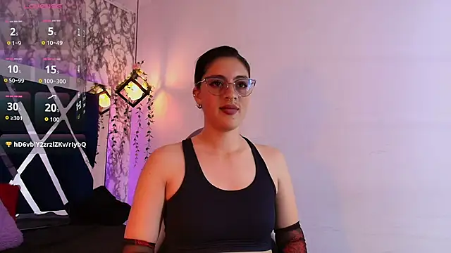Snapshot of moon_winy chatting on May 11, 4:15 pm moon winy online show from May 11, 4:15 pm