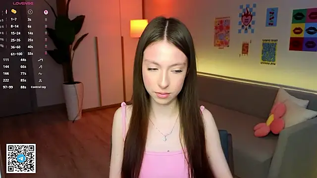 Yasmin Kass online show from March 18, 6:38 am