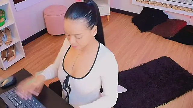 Snapshot of Miss_koko_ chatting on July 6, 3:36 am Miss koko online show from July 6, 3:36 am