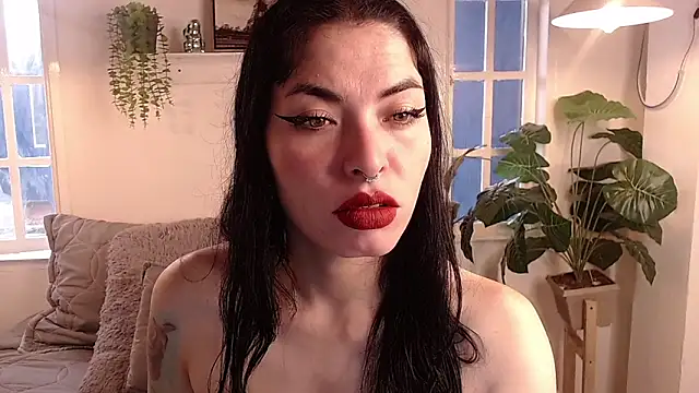 Snapshot of liafaith chatting on November 8, 1:33 pm liafaith online show from November 8, 1:33 pm