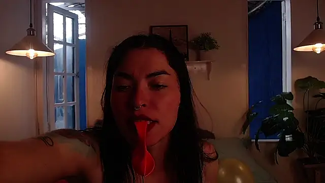 Snapshot of liafaith chatting on November 11, 1:55 pm liafaith online show from November 11, 1:55 pm