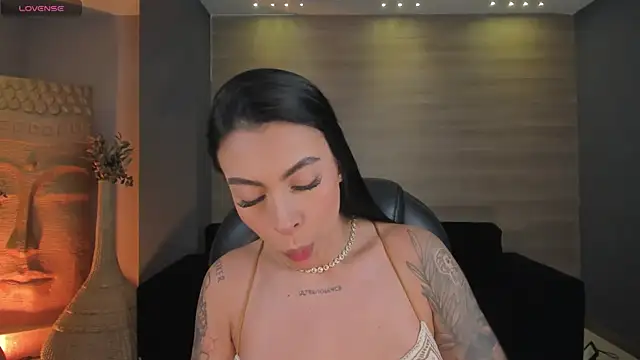 Snapshot of ChristineFord_ chatting on July 14, 12:33 pm ChristineFord online show from July 14, 12:33 pm