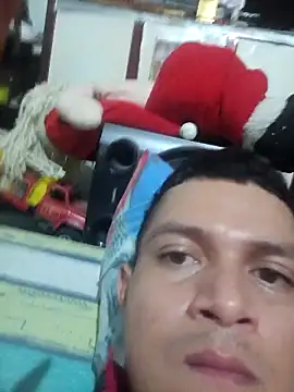 Snapshot of Tred322david chatting on December 13, 7:53 pm Tred322david online show from December 13, 7:53 pm