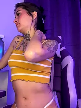 Snapshot of Maiaaa_11 chatting on November 23, 2:44 am Maiaaa 11 online show from November 23, 2:44 am