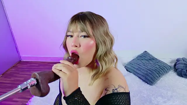 Snapshot of Celesttebloom__ chatting on October 28, 5:48 pm Celesttebloom online show from October 28, 5:48 pm