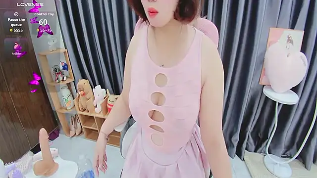 Snapshot of amaya-2299 chatting on June 17, 5:32 am amaya-2299 online show from June 17, 5:32 am