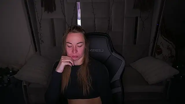 VixenMuse online show from March 5, 9:11 pm