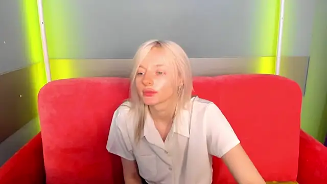 Snapshot of AlessaKiss chatting on May 21, 8:54 am AlessaKiss online show from May 21, 8:54 am