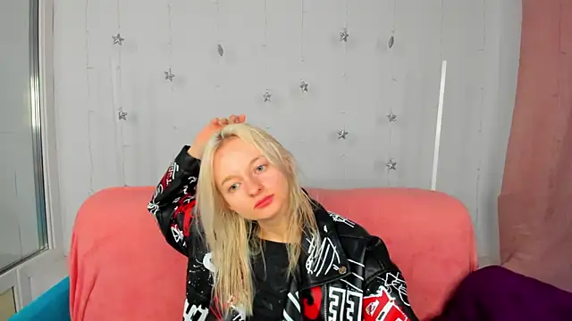Snapshot of AlessaKiss chatting on May 29, 1:47 am AlessaKiss online show from May 29, 1:47 am