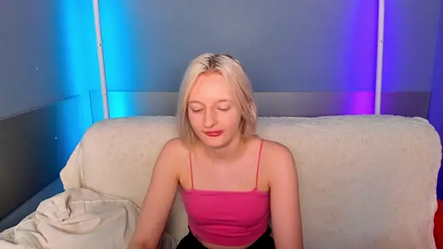 Snapshot of AlessaKiss chatting on May 30, 1:46 am AlessaKiss online show from May 30, 1:46 am