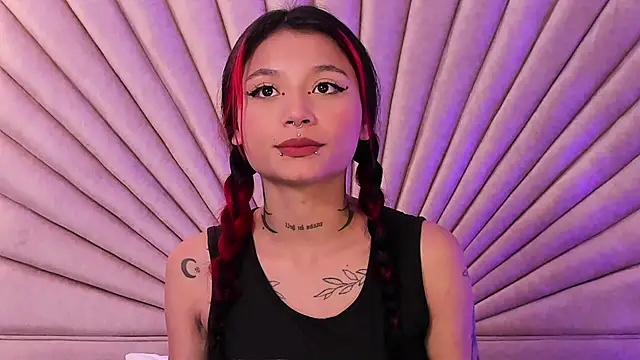 Snapshot of Emma_duff chatting on October 21, 11:44 am Emma duff online show from October 21, 11:44 am