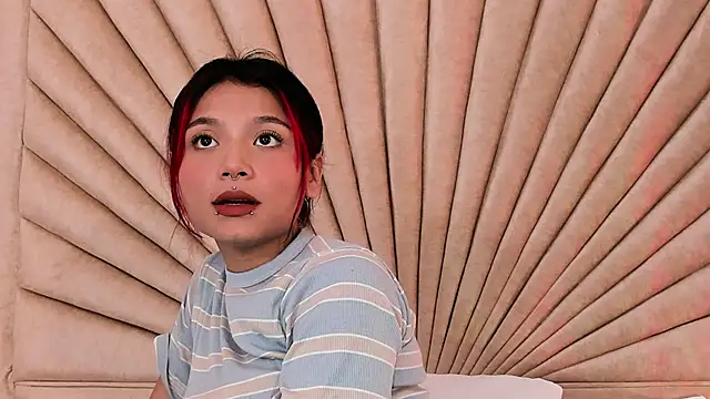 Snapshot of Emma_duff chatting on October 23, 11:53 am Emma duff online show from October 23, 11:53 am