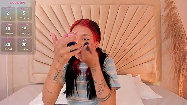 Snapshot of Emma_duff chatting on November 10, 1:10 pm Emma duff online show from November 10, 1:10 pm