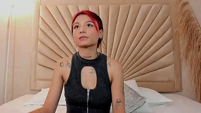 Snapshot of Emma_duff chatting on November 19, 7:25 pm Emma duff online show from November 19, 7:25 pm