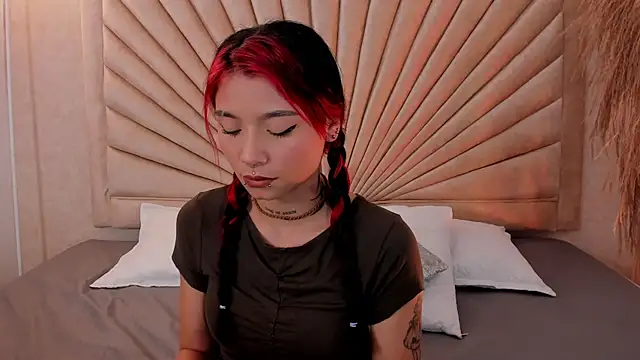 Snapshot of Emma_duff chatting on November 21, 1:21 pm Emma duff online show from November 21, 1:21 pm