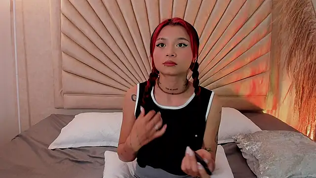 Snapshot of Emma_duff chatting on November 22, 12:15 pm Emma duff online show from November 22, 12:15 pm