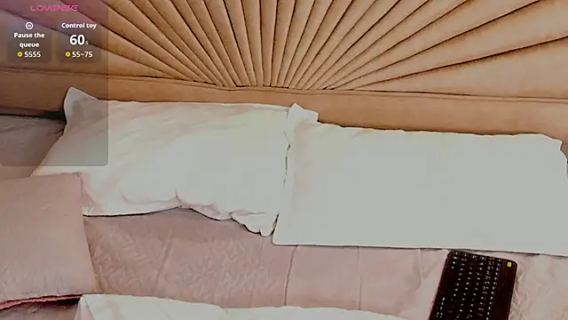 Snapshot of Emma_duff chatting on December 16, 11:48 am Emma duff online show from December 16, 11:48 am