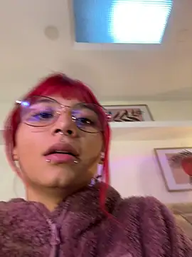Snapshot of Emma_duff chatting on May 10, 12:32 pm Emma duff online show from May 10, 12:32 pm