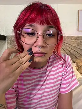 Snapshot of Emma_duff chatting on May 15, 7:43 pm Emma duff online show from May 15, 7:43 pm