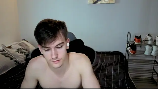 Snapshot of BradyFlint chatting on June 18, 3:40 am BradyFlint online show from June 18, 3:40 am
