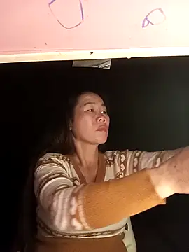 Snapshot of tabby-cat11 chatting on November 1, 3:14 pm tabby-cat11 online show from November 1, 3:14 pm