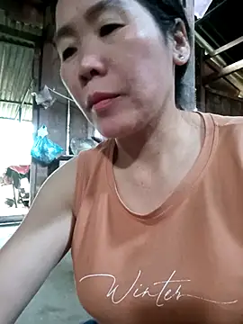 Snapshot of tabby-cat11 chatting on November 11, 9:20 am tabby-cat11 online show from November 11, 9:20 am