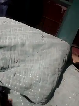 Snapshot of M-MAYA chatting on November 12, 12:22 am M-MAYA online show from November 12, 12:22 am