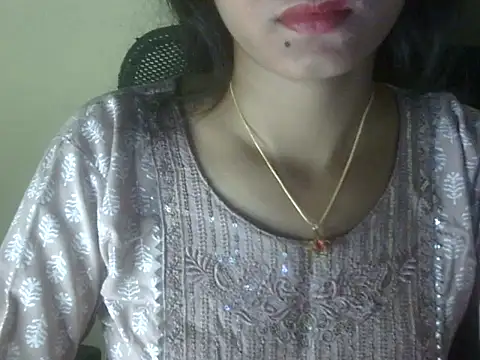 Snapshot of Shezi_N chatting on May 20, 3:29 pm Shezi N online show from May 20, 3:29 pm