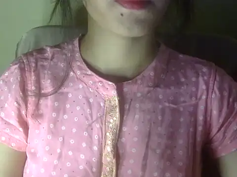 Snapshot of Shezi_N chatting on May 31, 2:57 pm Shezi N online show from May 31, 2:57 pm