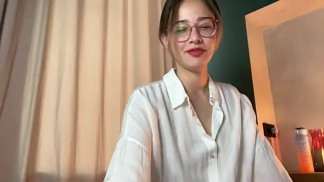 Snapshot of WillHannah chatting on May 5, 5:04 am WillHannah online show from May 5, 5:04 am