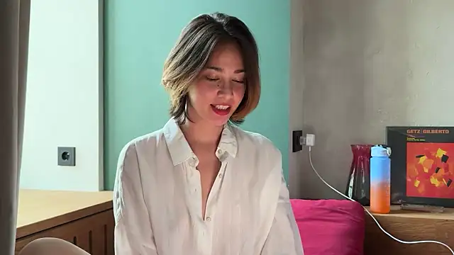 Snapshot of WillHannah chatting on May 5, 5:10 pm WillHannah online show from May 5, 5:10 pm