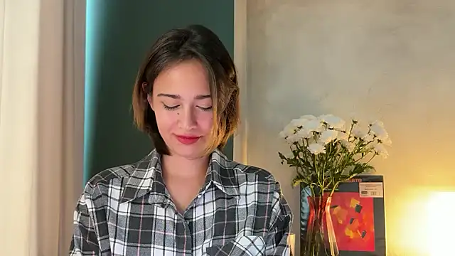 Snapshot of WillHannah chatting on May 27, 1:52 pm WillHannah online show from May 27, 1:52 pm