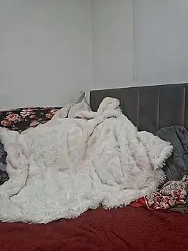 Snapshot of Your_Desires07 chatting on February 10, 8:35 pm Your Desires07 online show from February 10, 8:35 pm