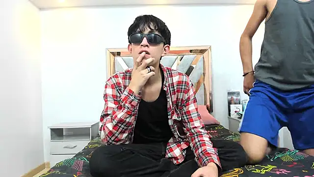 hoot booys  online show from November 13, 8:08 pm