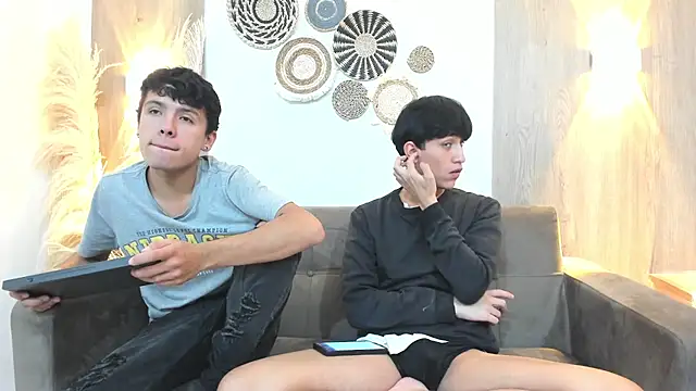 hoot booys  online show from November 21, 8:18 pm