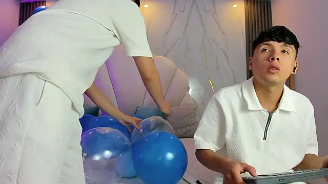 hoot booys  online show from February 19, 9:00 pm