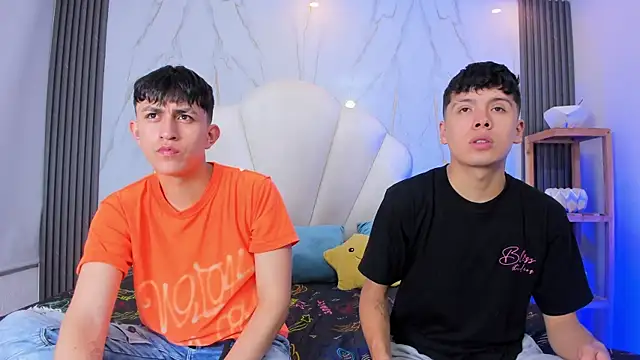 hoot booys  online show from April 27, 9:35 pm