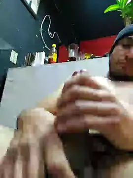 Snapshot of may35_ chatting on March 20, 11:31 pm may35 online show from March 20, 11:31 pm