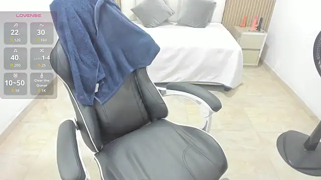 Aziz daud online show from March 16, 7:07 pm