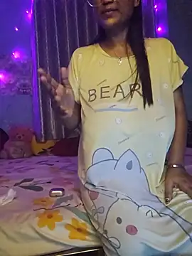 Snapshot of Desi_Maya69 chatting on May 13, 6:16 pm Desi Maya69 online show from May 13, 6:16 pm