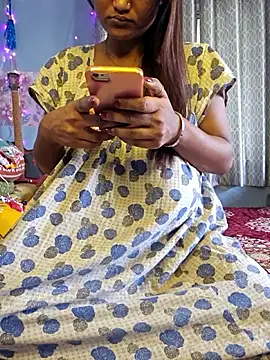 Snapshot of Desi_Maya69 chatting on June 6, 2:49 am Desi Maya69 online show from June 6, 2:49 am