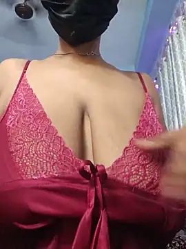 Snapshot of Desi_Maya69 chatting on June 28, 4:40 am Desi Maya69 online show from June 28, 4:40 am