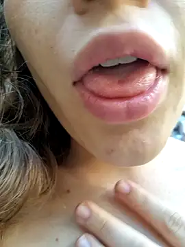 bambiluly online show from November 9, 12:14 pm