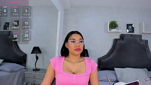 katemooss online show from October 21, 11:55 am