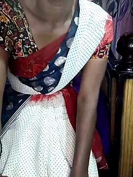 Snapshot of sarika-telugu chatting on May 7, 2:28 am sarika-telugu online show from May 7, 2:28 am