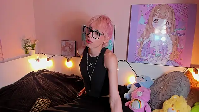 Snapshot of Strawberry_Kitty_ chatting on October 29, 1:46 pm Strawberry Kitty online show from October 29, 1:46 pm