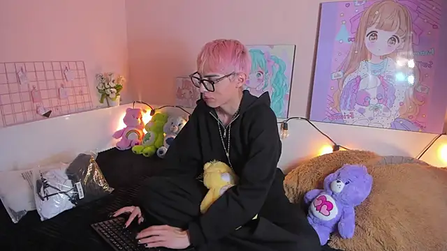 Snapshot of Strawberry_Kitty_ chatting on November 6, 10:43 pm Strawberry Kitty online show from November 6, 10:43 pm