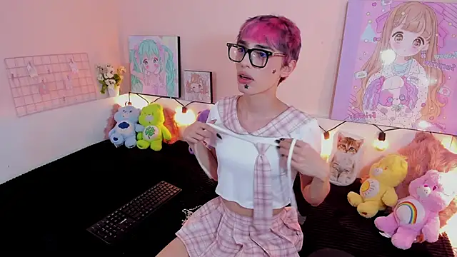 Snapshot of Strawberry_Kitty_ chatting on November 23, 4:12 am Strawberry Kitty online show from November 23, 4:12 am